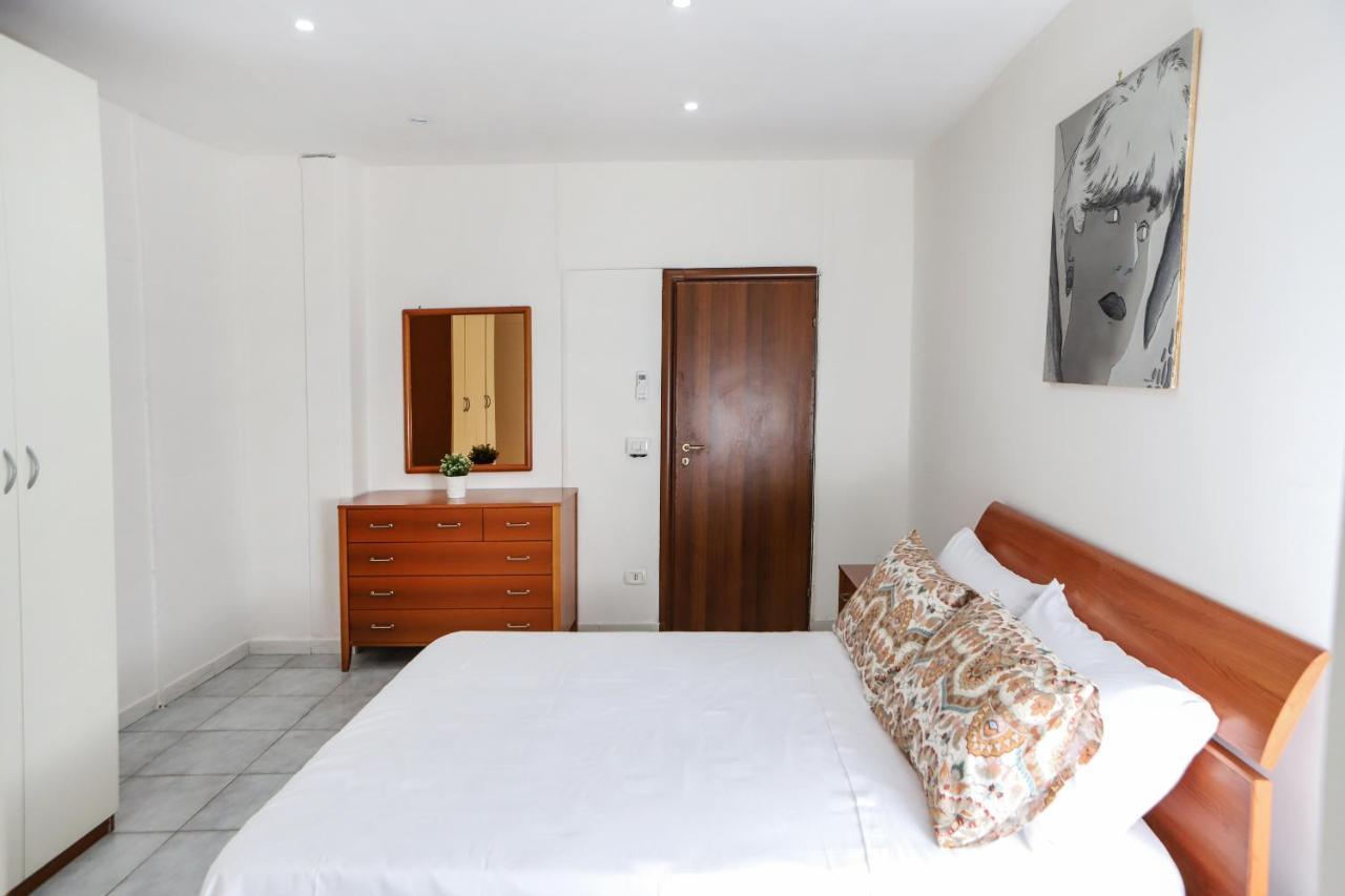 Napoli Centrale Budget Apartment Exterior foto